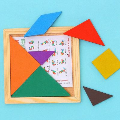 Τετραγωνικά 11cm ξύλινα παιχνίδια μωρών Montessori γρίφος τορνευτικών πριονιών 7 κομματιού