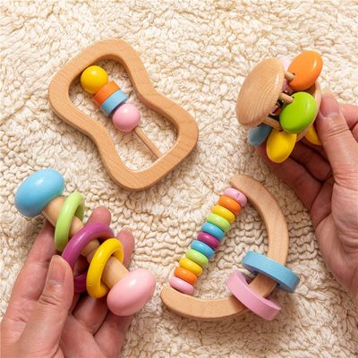 Κουδούνισμα Soother 11.6cm ξύλινος οδοντοφυΐας βαθμός τροφίμων Teether κουδουνισμάτων παιχνιδιών ξύλινος