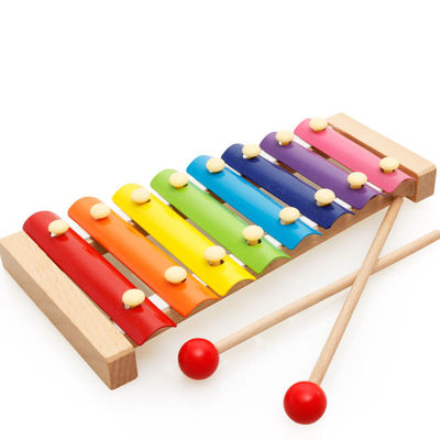 8 πιάνο σημειώσεων και παιχνίδι Xylophone με το ξύλινο πλαίσιο