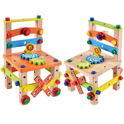 Montessori παιχνίδι εδρών παιδιών με βασισμένο στο νερό που χρωματίζεται ξύλινο