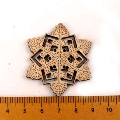 Λευκώματα αποκομμάτων που χρωματίζουν Snowflake τις χειροποίητες ξύλινες τέχνες σχεδίων