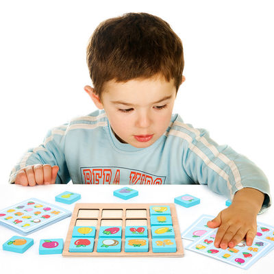 Ξύλινο επιτραπέζιο παιχνίδι γρίφων Montessori των παιδιών ODM