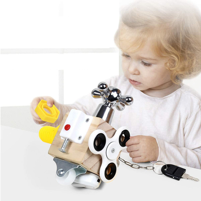 Ξύλινος πολυάσχολος κύβος παιχνιδιών Montessori για το ταξίδι παιδιών εκπαιδευτικό