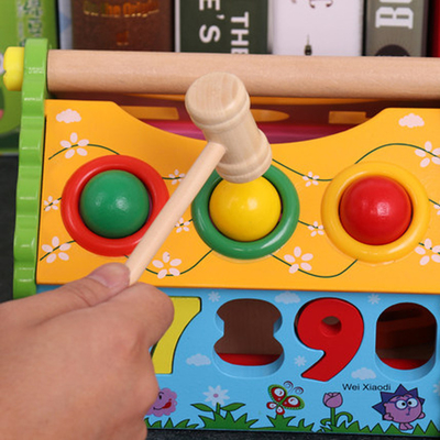 Σπίτι ξύλινο Montessori φρόνησης διαλογέων μορφής παιδιών φωτεινό