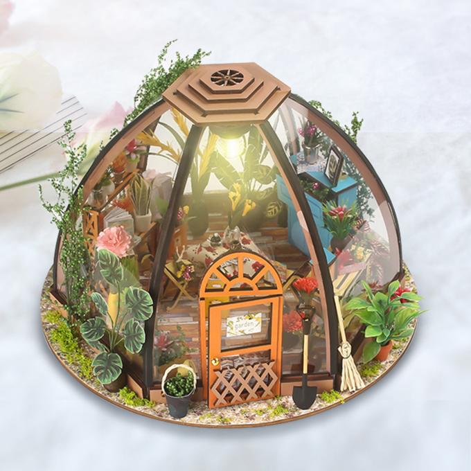 DIY μικροσκοπικό Dollhouse με επίπλων κηπουρικής εργαλείων των οδηγήσεων την ελαφριά μπαταριών μόνη συνέλευση Dollhouse σπιτιών κήπων τεχνών περίπτωσης ξύλινη